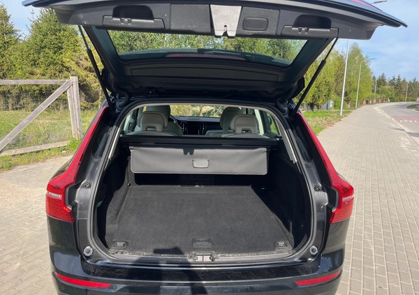 Volvo XC 60 cena 135000 przebieg: 139900, rok produkcji 2017 z Gdańsk małe 154